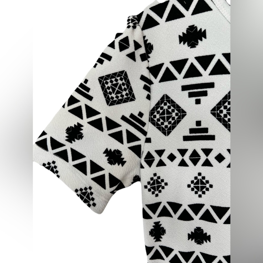 🖤 EUC LULAROE Amelia Tribal Print Pleated Dress | Women’s Small - Picture 5 of 12